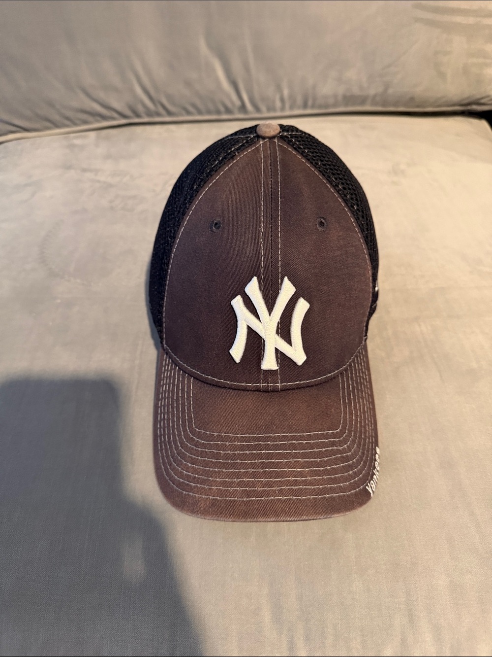 New Era Black Mesh-Back NY Logo Cap Stretch Fit Large/extra Large